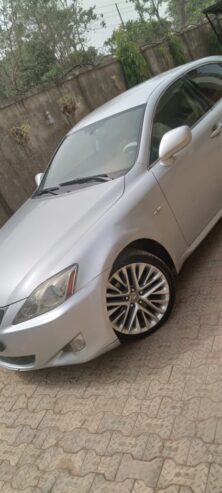 Lexus is250