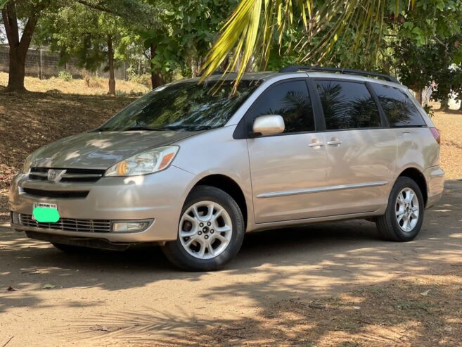 Toyota Sienna 2005