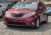 Toyota Sienna 2011