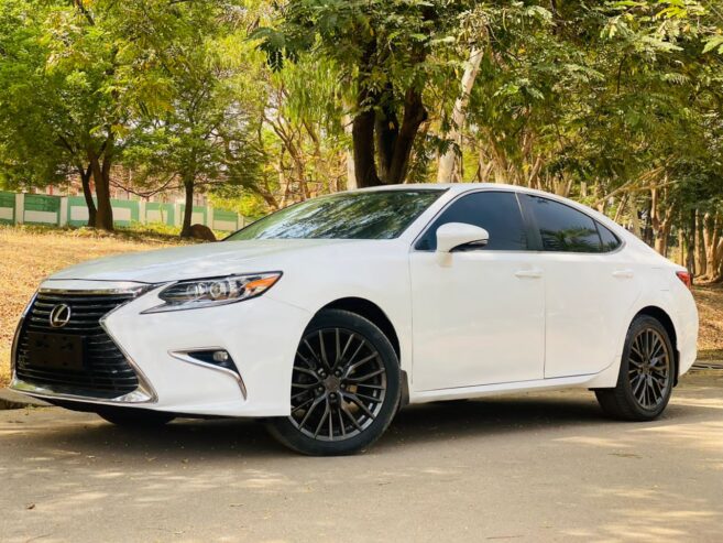 Lexus ES 350 2015