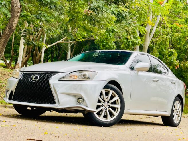 Lexus is250