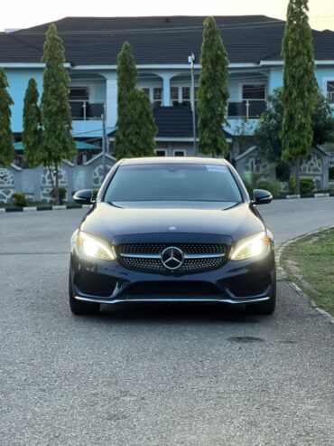 Mercedes Benz C300 2015