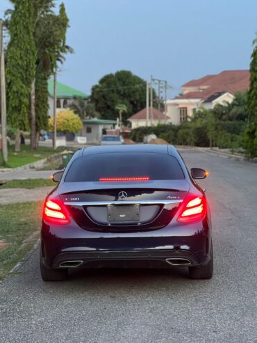 Mercedes Benz C300 2015