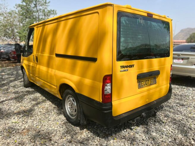 Ford Transit Bus 2006