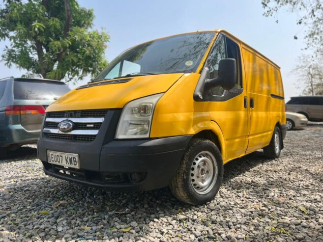 Ford Transit Bus 2006