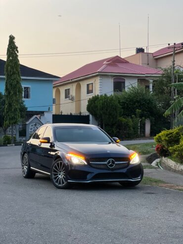 Mercedes Benz C300 2015