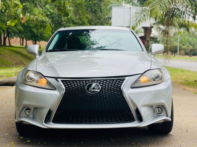 Lexus is250