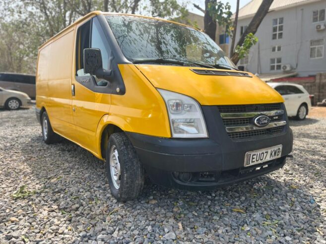 Ford Transit Bus 2006