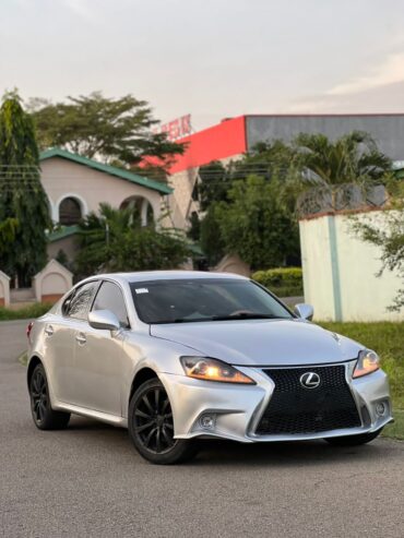 Lexus is250