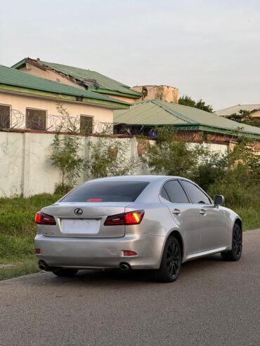 Lexus is250