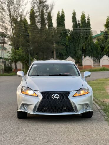 Lexus is250