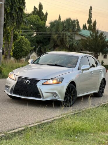 Lexus is250