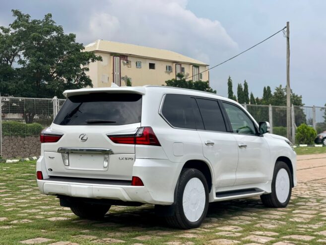 Lexus LX570 2016