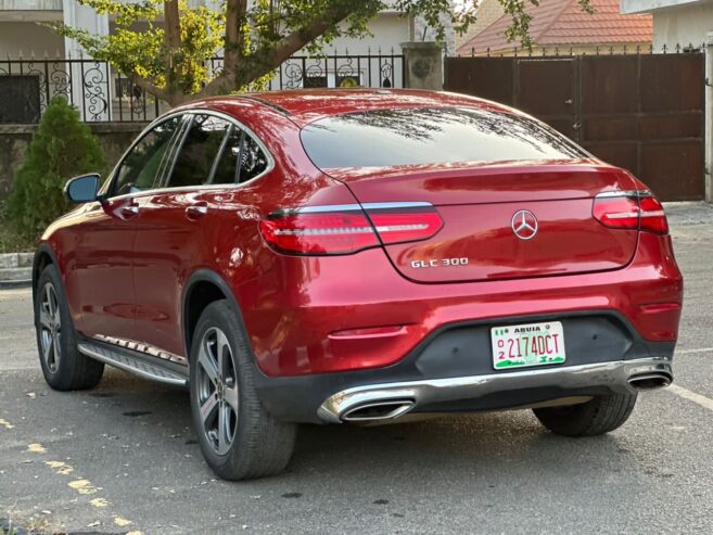 Mercedes Benz GLC300 2017