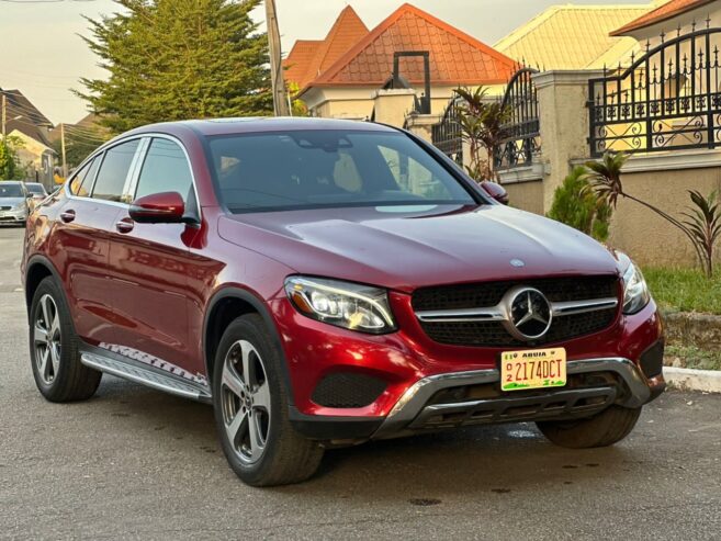 Mercedes Benz GLC300 2017