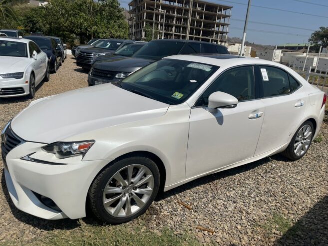 Lexus is250 2016