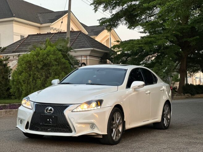 Lexus is250 2010