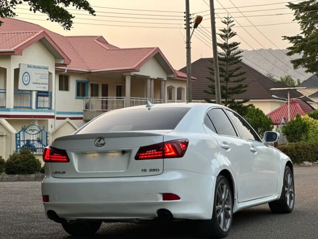 Lexus is250 2010