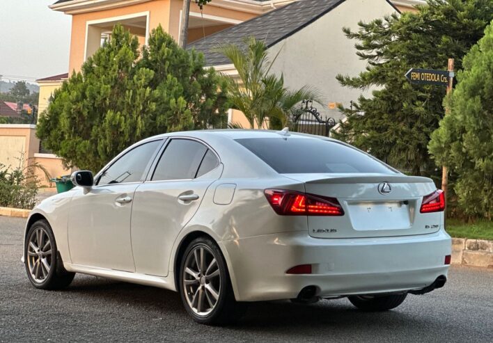 Lexus is250 2010